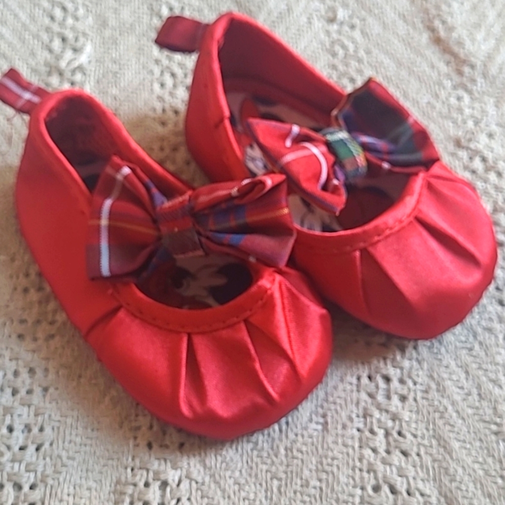 Baby girl slip on Minnie Mouse shoes